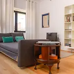 Center Garden Luxury Apartment