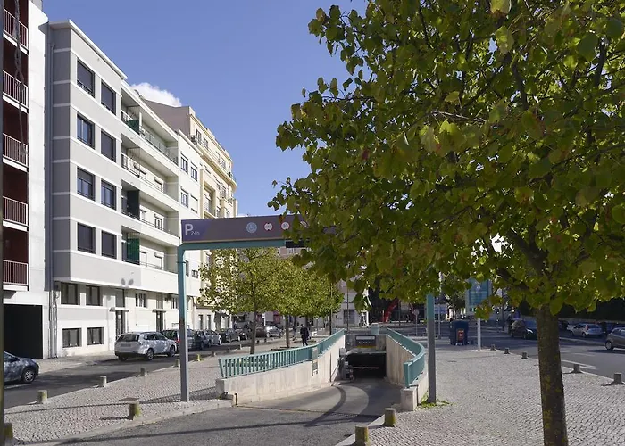 Center Garden Luxury Apartment * Lisbon