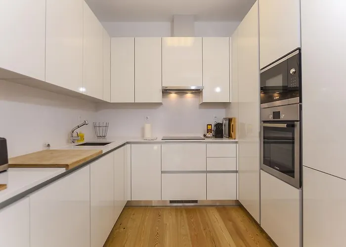 Center Garden Luxury Apartment *