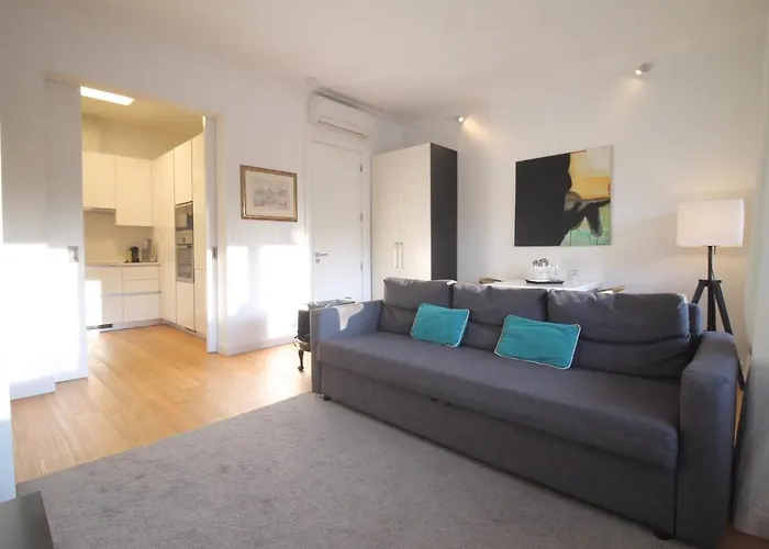 Center Garden Luxury Apartment