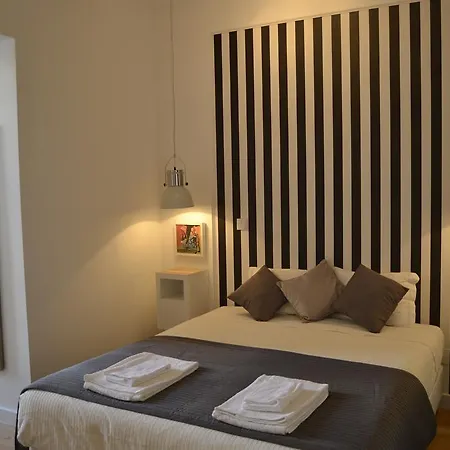 Center Garden Luxury Apartment *